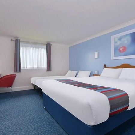 Travelodge Cardiff Airport Barry Eksteriør billede