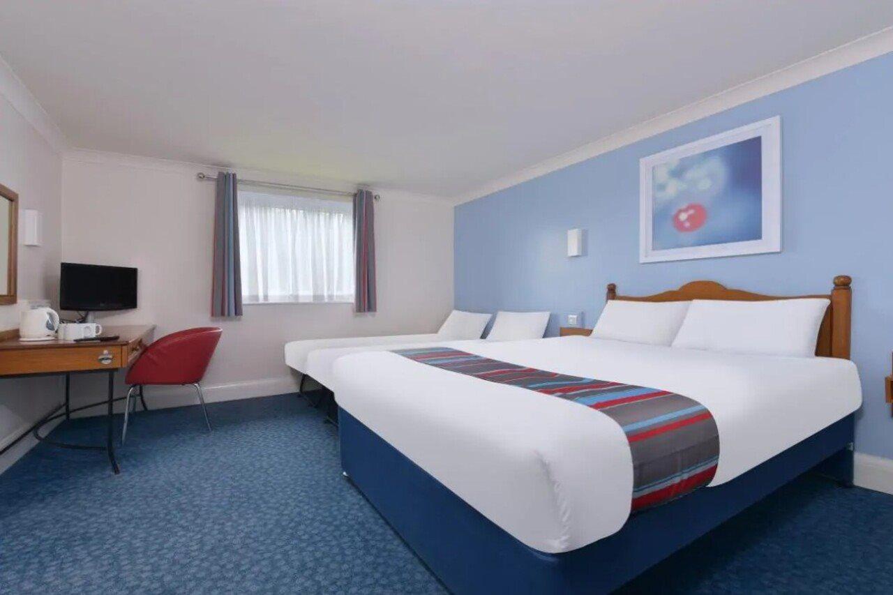 Travelodge Cardiff Airport Eksteriør billede