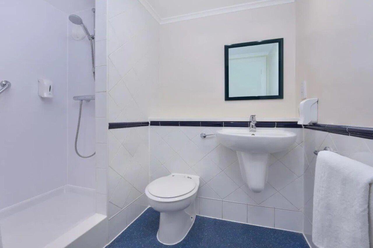 Travelodge Cardiff Airport Barry Eksteriør billede