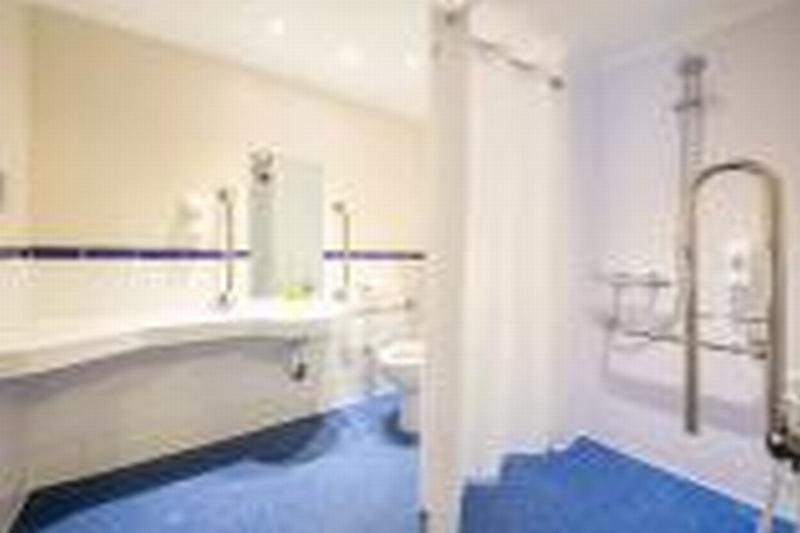 Travelodge Cardiff Airport Barry Eksteriør billede