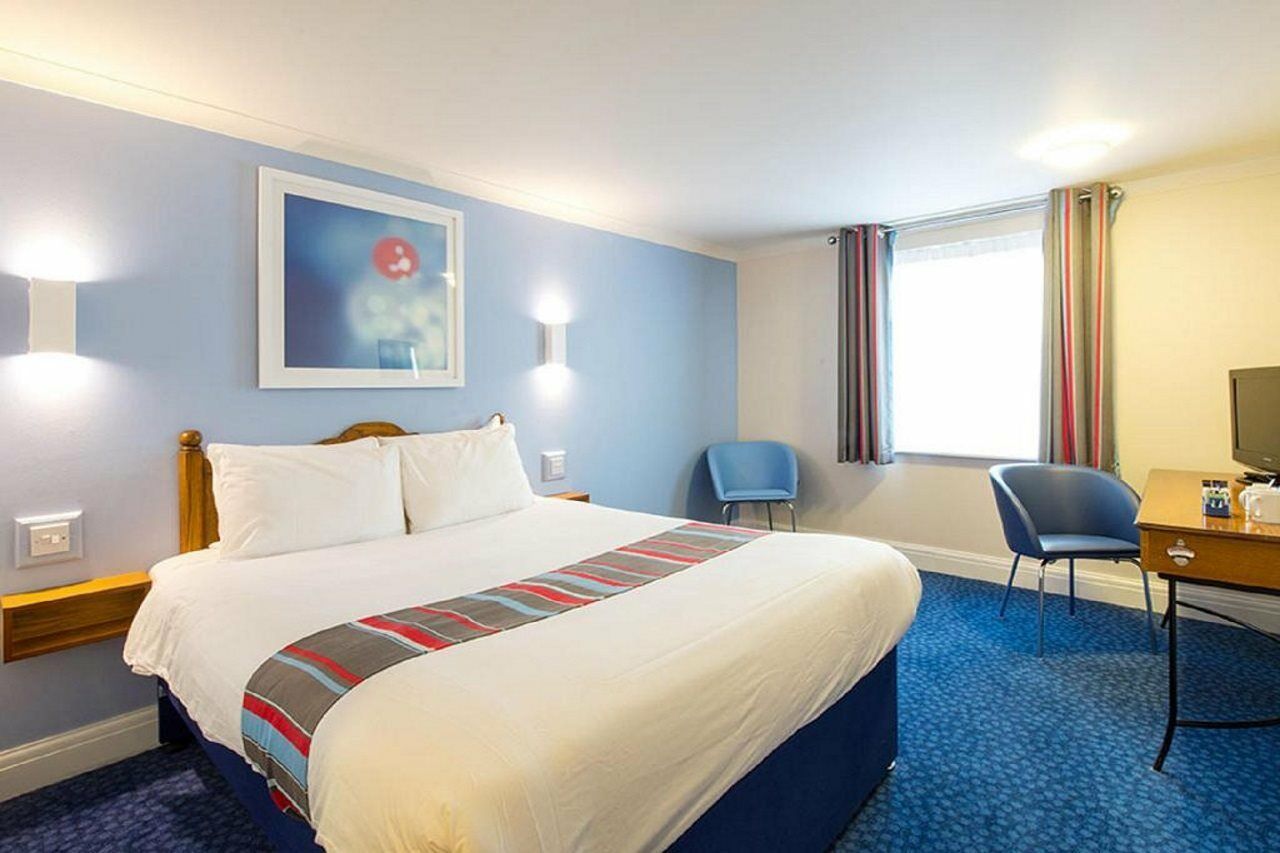 Travelodge Cardiff Airport Eksteriør billede