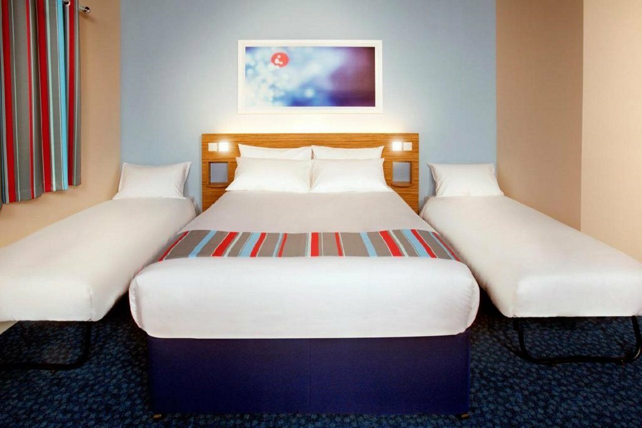 Travelodge Cardiff Airport Barry Eksteriør billede